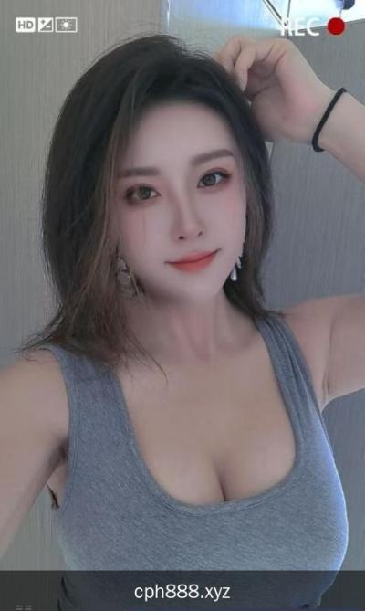 双胞胎大奶御姐