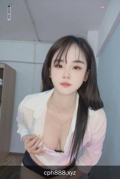 大奶精神小妹爽记