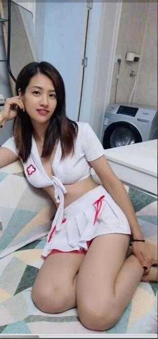 花都风骚性感丰满妹妹服务