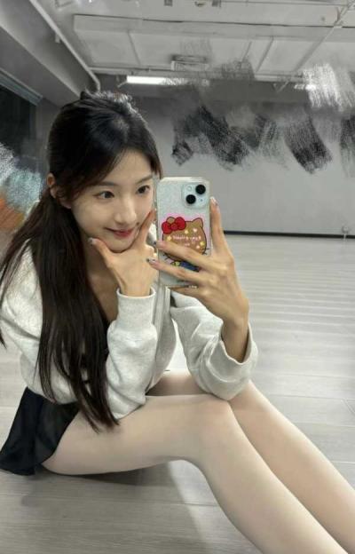 龙岗嫩妹下海服务-妮咪