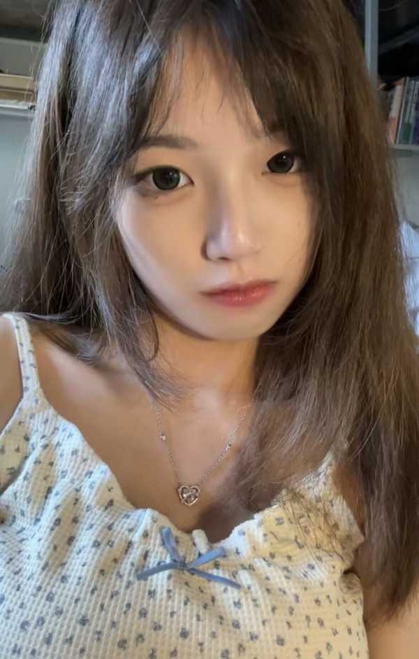 深州龙华嫩妹初次下海服务-冰冰
