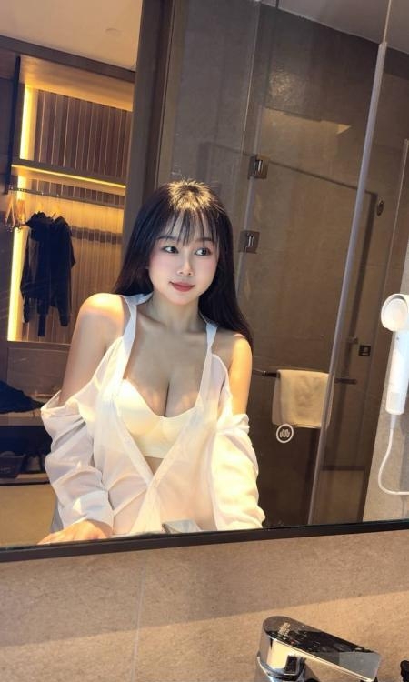 东莞大奶巨胸钥钥